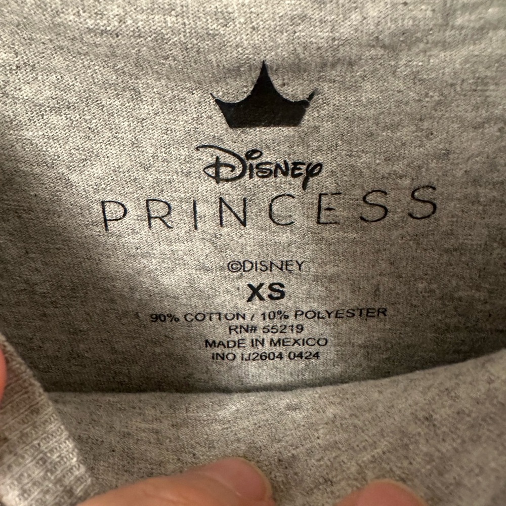 Disney Princess Graphic Tee Tiana Mulan Ariel Snow White Cinderella XS - Picture 3 of 4